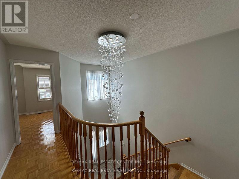 7193 Magistrate Terrace, Mississauga, Ontario  L5W 1T6 - Photo 8 - W12455299