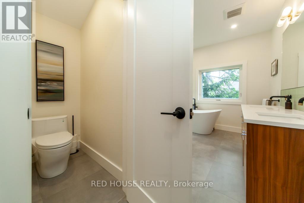 29 Pinewood Trail, Mississauga, Ontario  L5G 2L2 - Photo 20 - W12455321