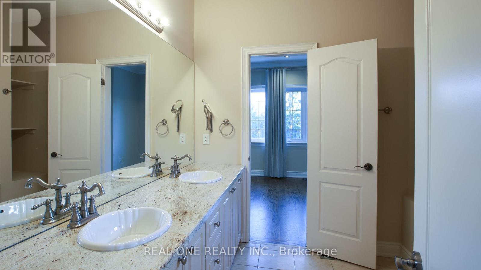 38 Stonegate Road, Toronto, Ontario  M8Y 1V5 - Photo 31 - W12455341