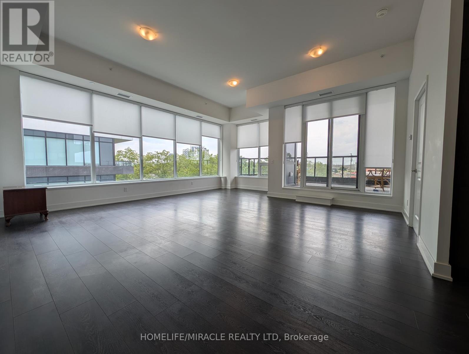 310 - 297 Oak Walk Drive, Oakville, Ontario  L6H 6Z3 - Photo 11 - W12455346