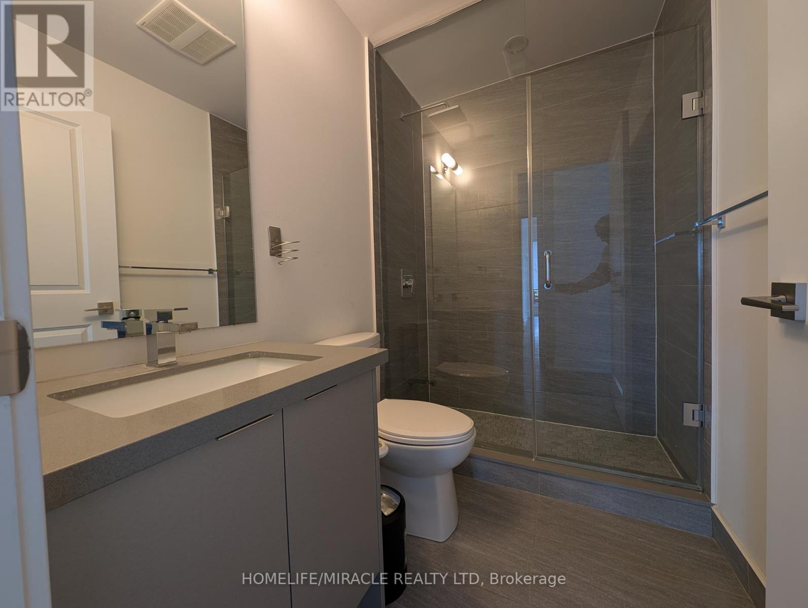 310 - 297 Oak Walk Drive, Oakville, Ontario  L6H 6Z3 - Photo 9 - W12455346
