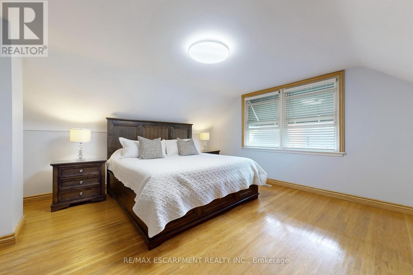 23 Sylvia Crescent, Hamilton, Ontario  L8K 2A8 - Photo 14 - X12455278