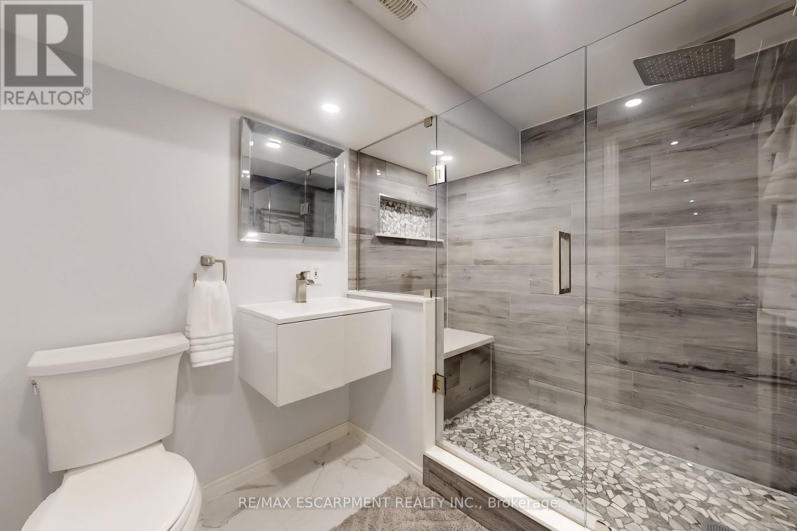 23 Sylvia Crescent, Hamilton, Ontario  L8K 2A8 - Photo 22 - X12455278