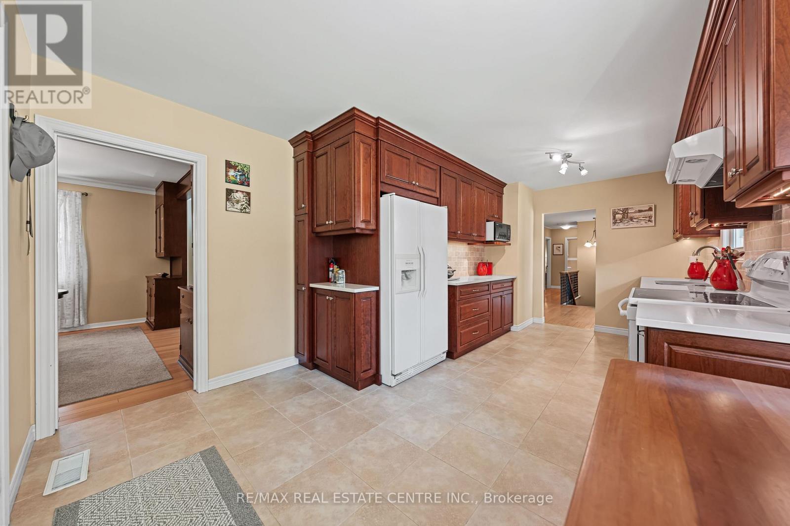 45 Highland Crescent, Cambridge, Ontario  N1S 1L7 - Photo 11 - X12455284