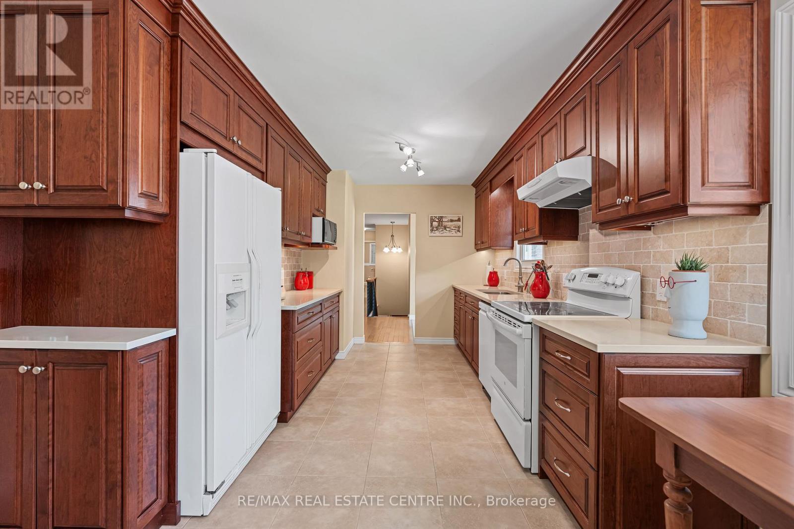 45 Highland Crescent, Cambridge, Ontario  N1S 1L7 - Photo 15 - X12455284
