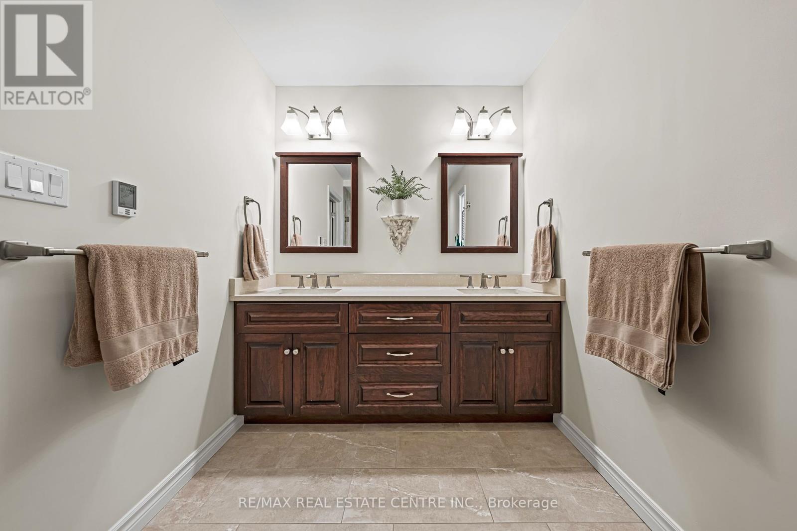 45 Highland Crescent, Cambridge, Ontario  N1S 1L7 - Photo 27 - X12455284