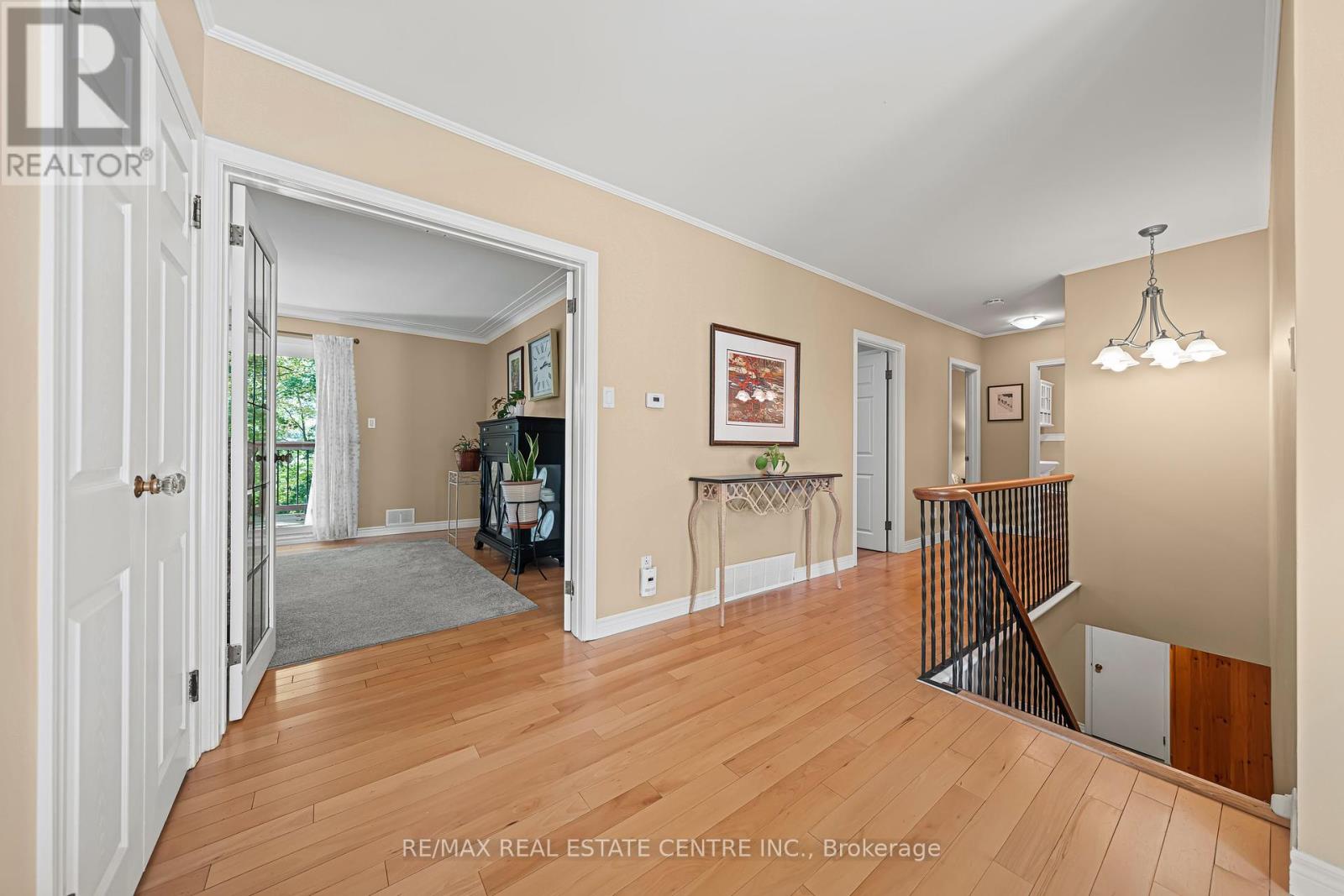 45 Highland Crescent, Cambridge, Ontario  N1S 1L7 - Photo 5 - X12455284