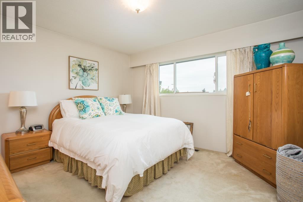 11900 Dewsbury Drive, Richmond, British Columbia  V6X 2Y7 - Photo 10 - R3057217
