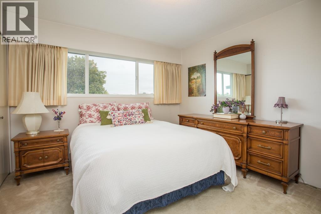 11900 Dewsbury Drive, Richmond, British Columbia  V6X 2Y7 - Photo 12 - R3057217