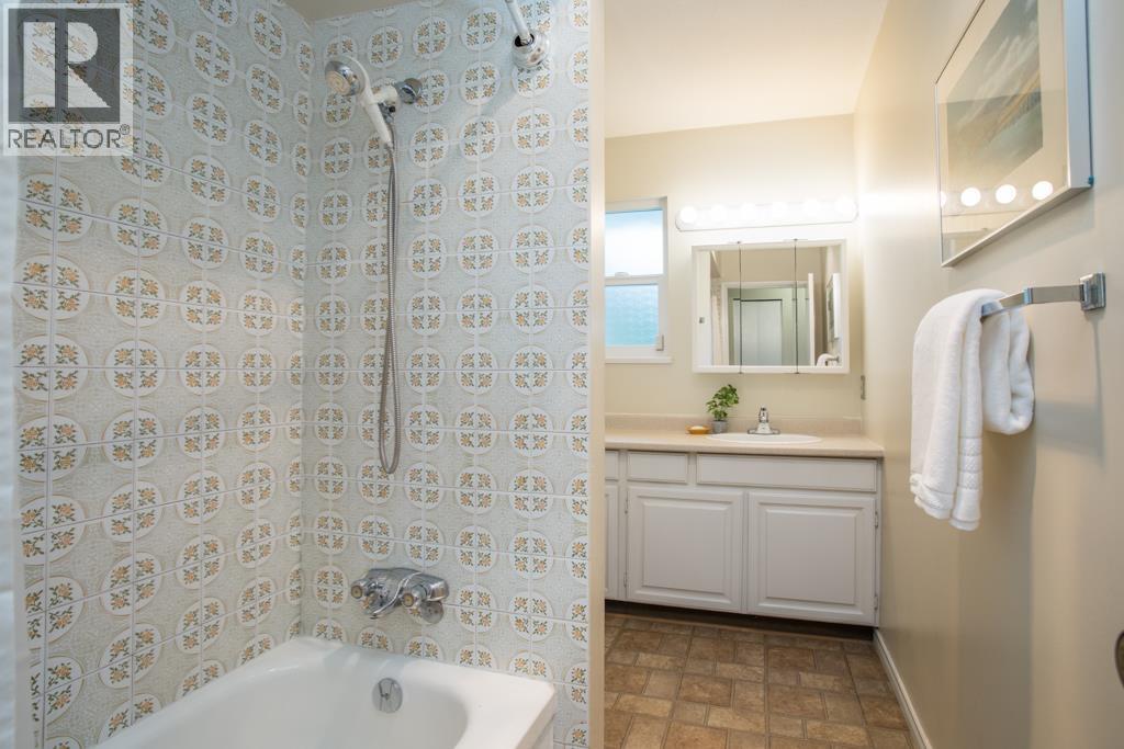11900 Dewsbury Drive, Richmond, British Columbia  V6X 2Y7 - Photo 14 - R3057217