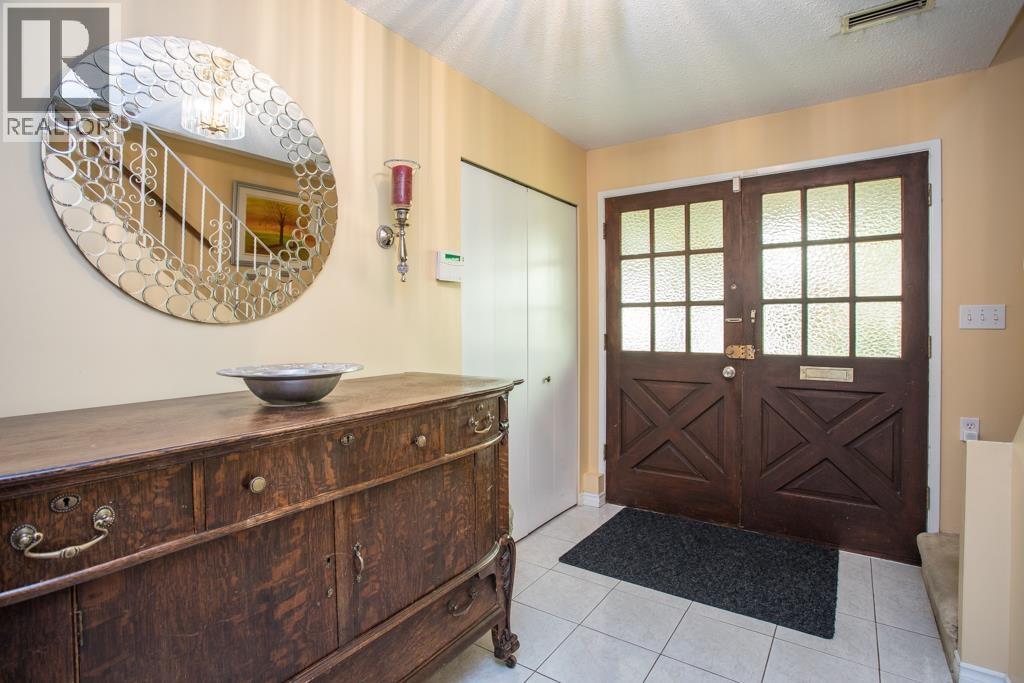 11900 Dewsbury Drive, Richmond, British Columbia  V6X 2Y7 - Photo 2 - R3057217