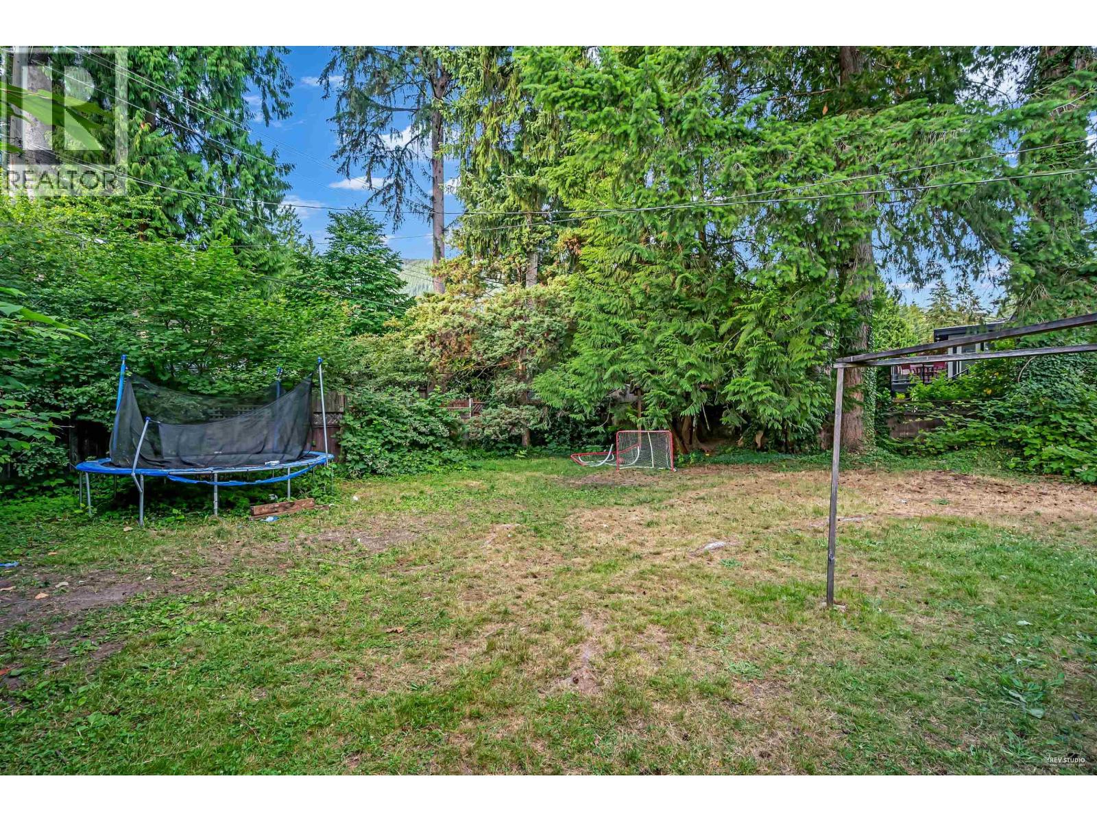 1052 Montroyal Boulevard, North Vancouver, British Columbia  V7R 2H4 - Photo 28 - R3057221