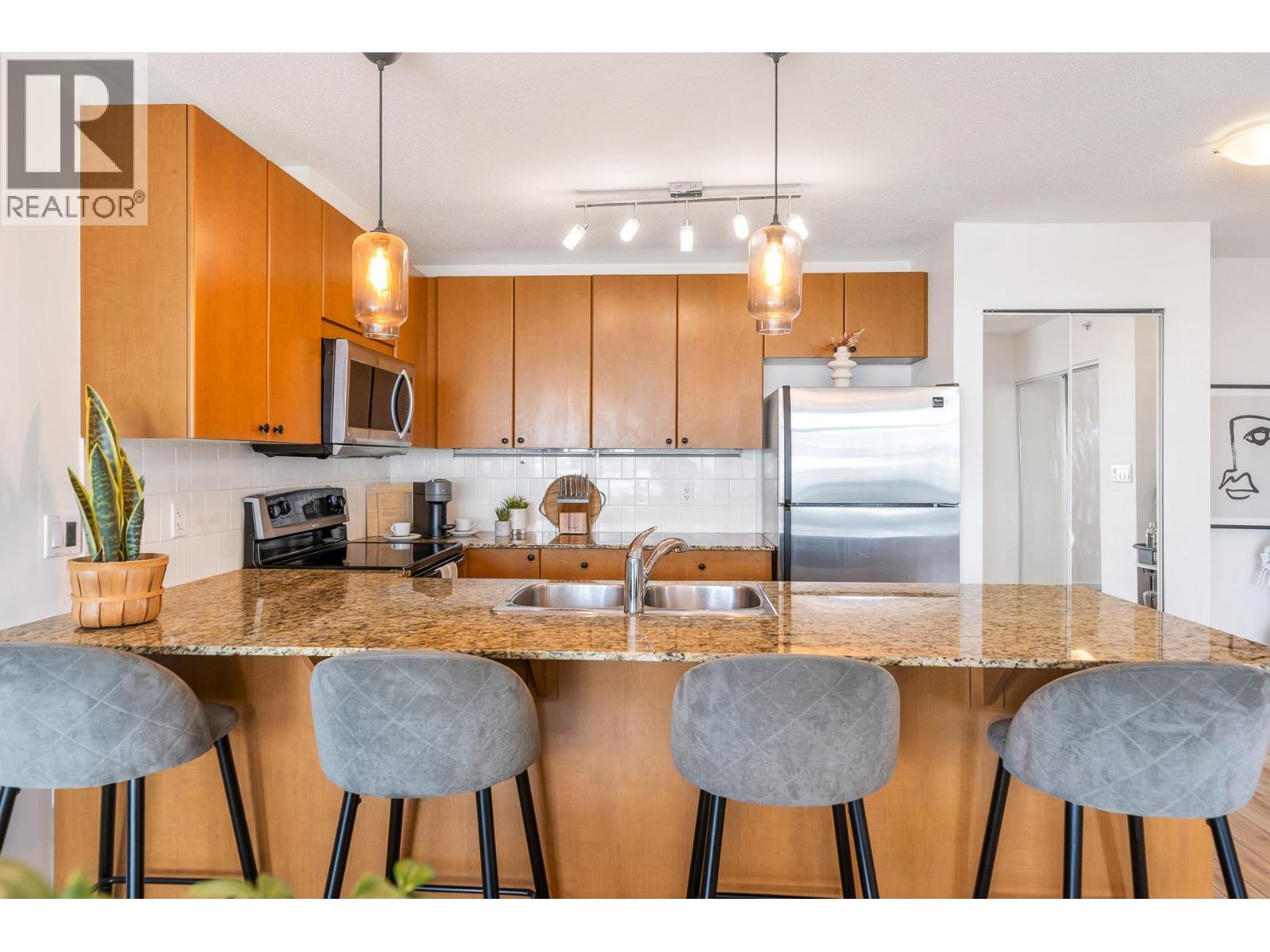 606 610 Victoria Street, New Westminster, British Columbia  V3M 0A5 - Photo 6 - R3057075