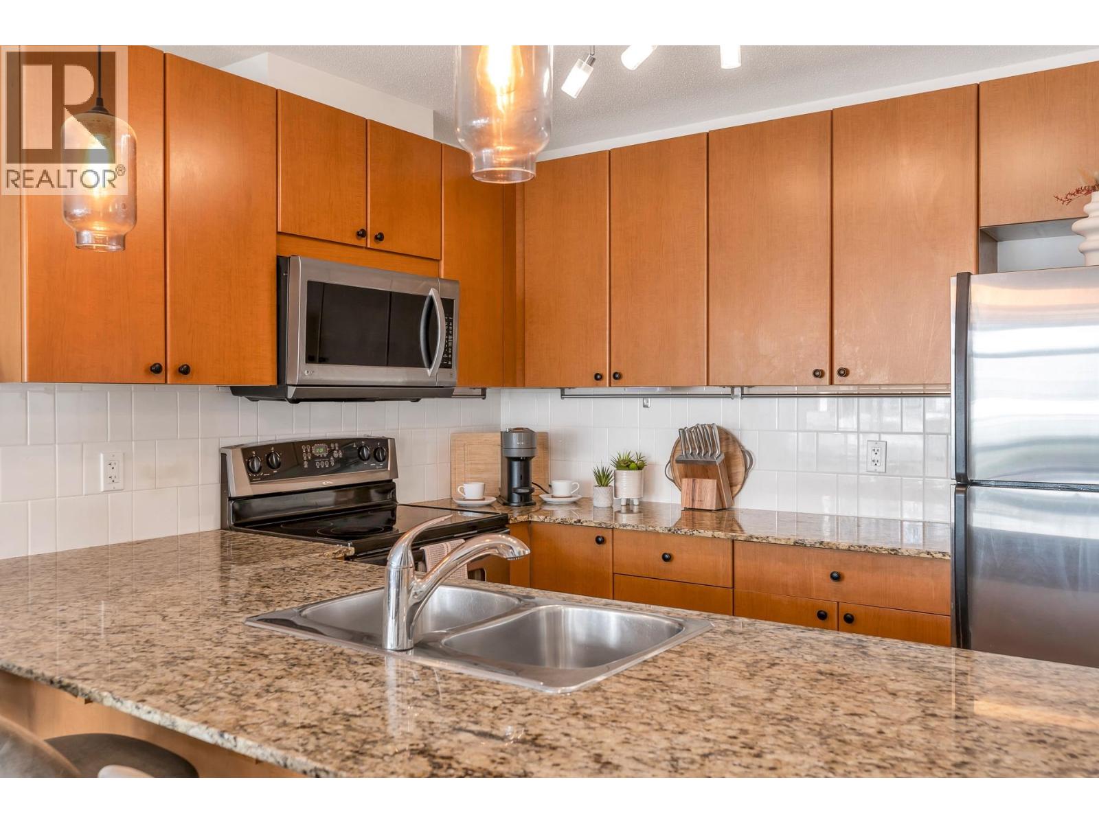 606 610 Victoria Street, New Westminster, British Columbia  V3M 0A5 - Photo 7 - R3057075