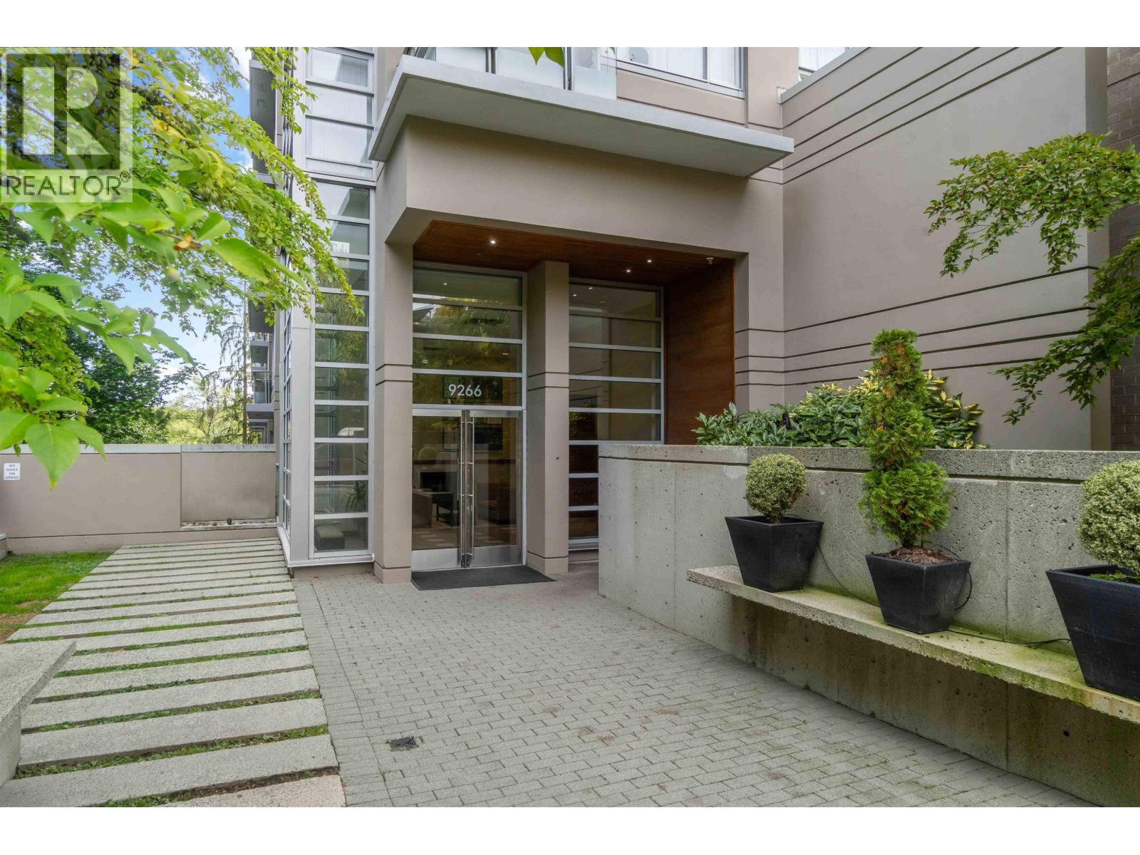 805 9266 University Crescent, Burnaby, British Columbia  V5A 4Z1 - Photo 2 - R3057210