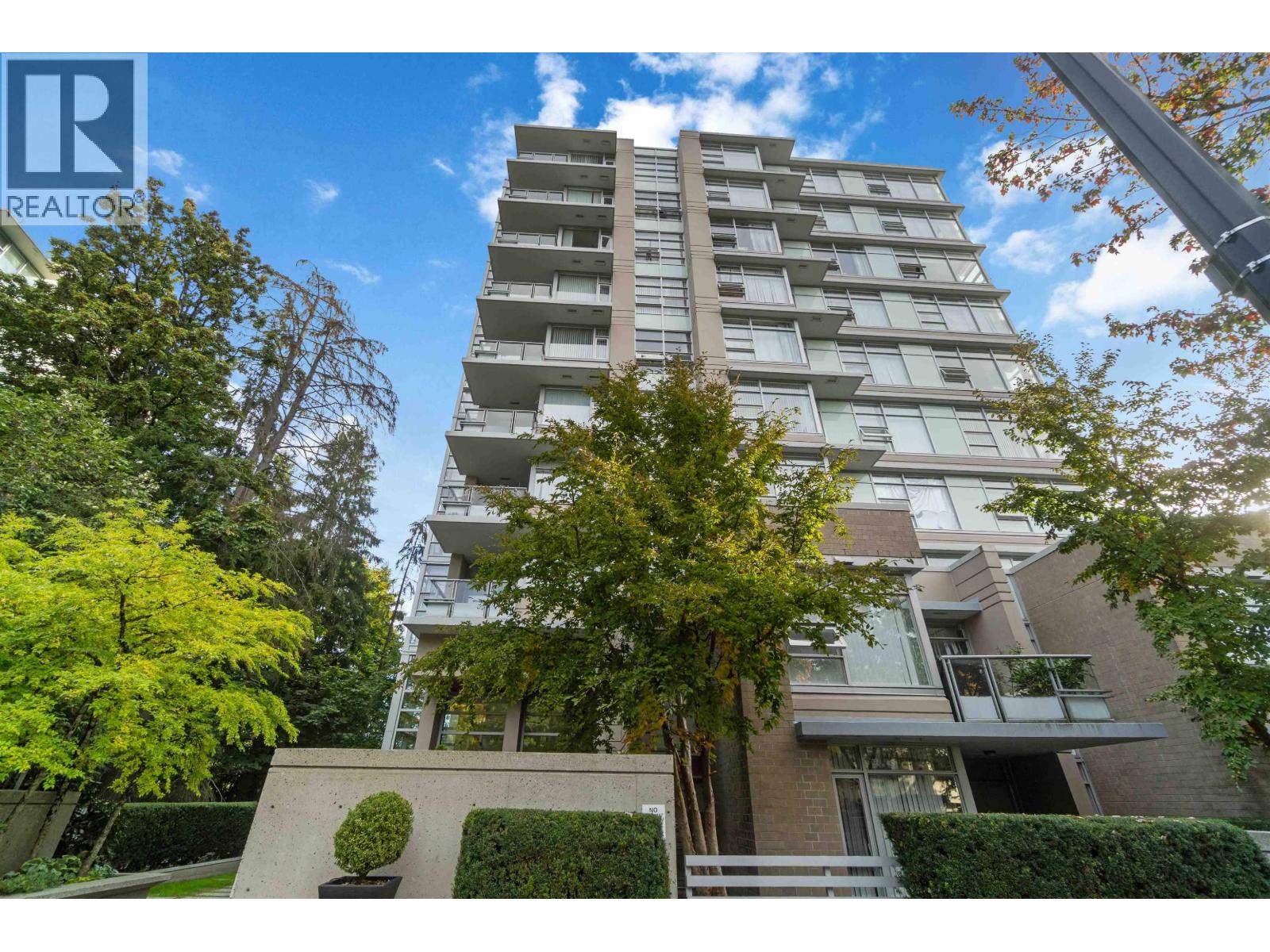 805 9266 UNIVERSITY CRESCENT, Burnaby, British Columbia