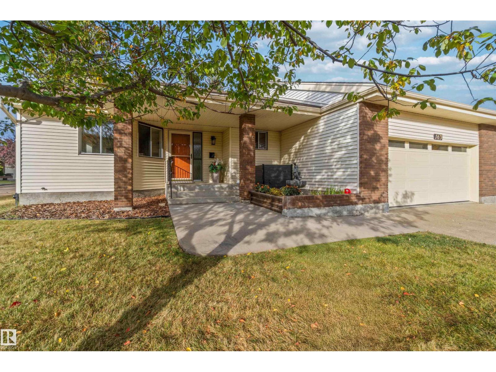 163 Oeming Rd Nw, Edmonton, Alberta  T6R 1M6 - Photo 4 - E4461553