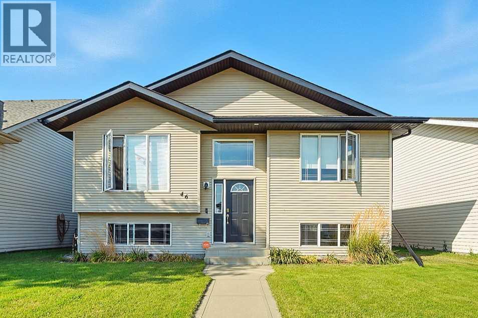 46 Kirkland Close, Red Deer, Alberta  T4P 4A3 - Photo 1 - A2250692