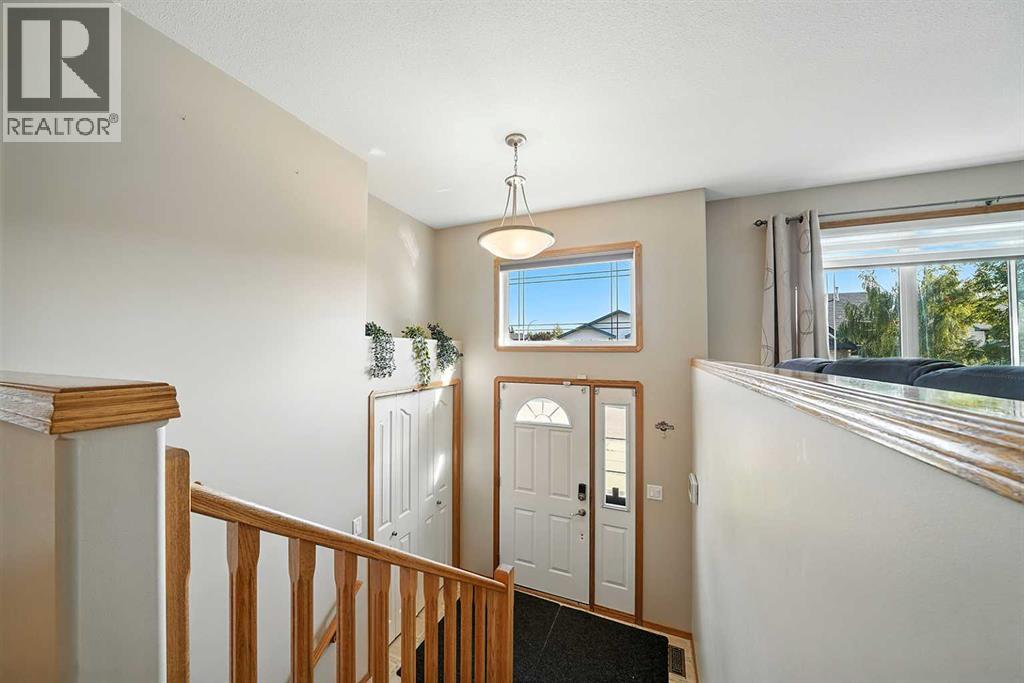 46 Kirkland Close, Red Deer, Alberta  T4P 4A3 - Photo 5 - A2250692
