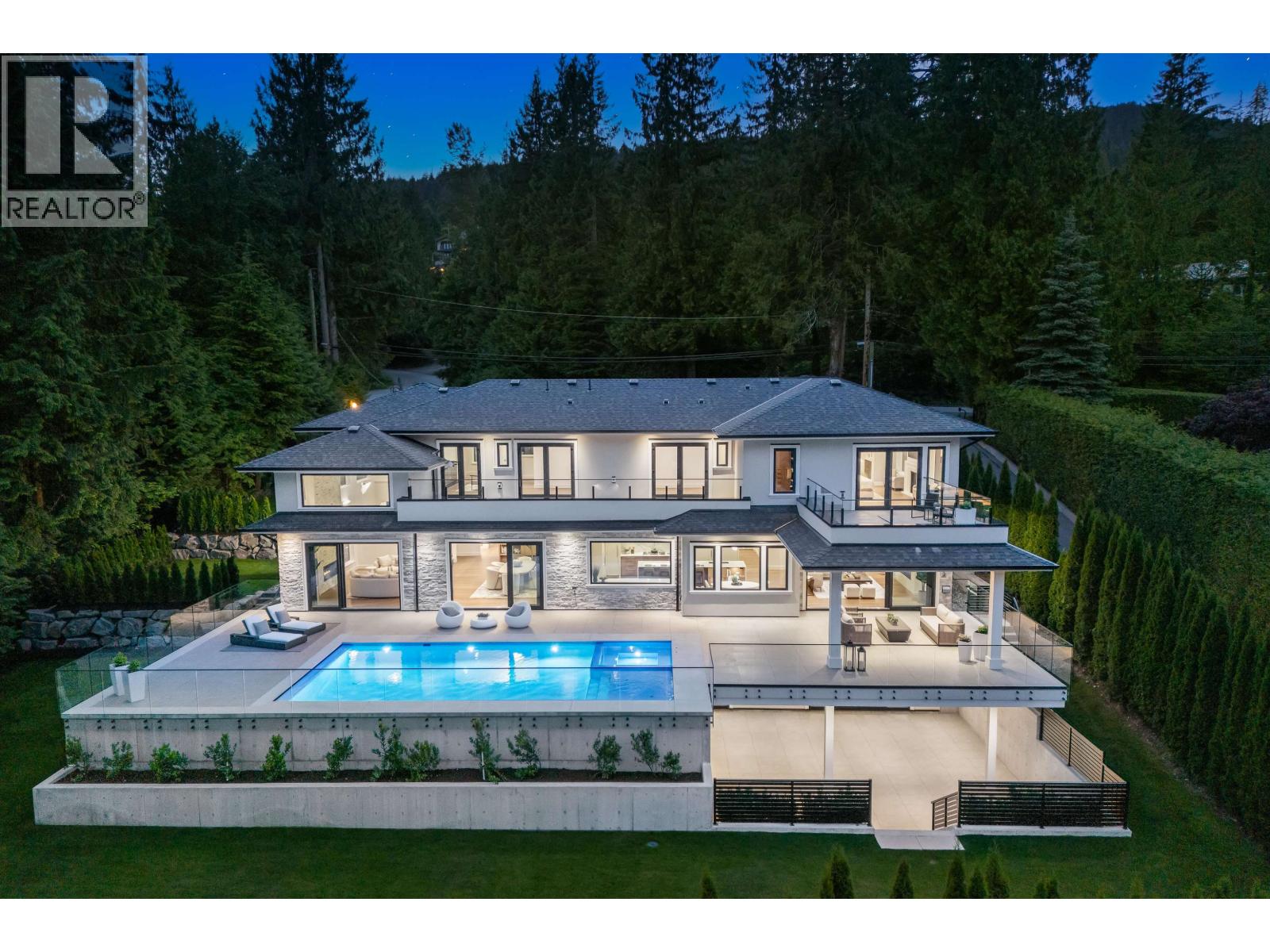 360 SOUTHBOROUGH DRIVE, West Vancouver, British Columbia