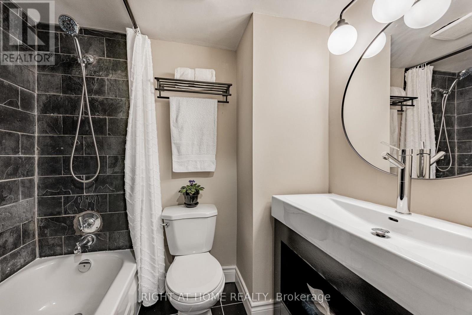2109 - 30 Gloucester Street, Toronto, Ontario  M4Y 1L8 - Photo 11 - C12455378