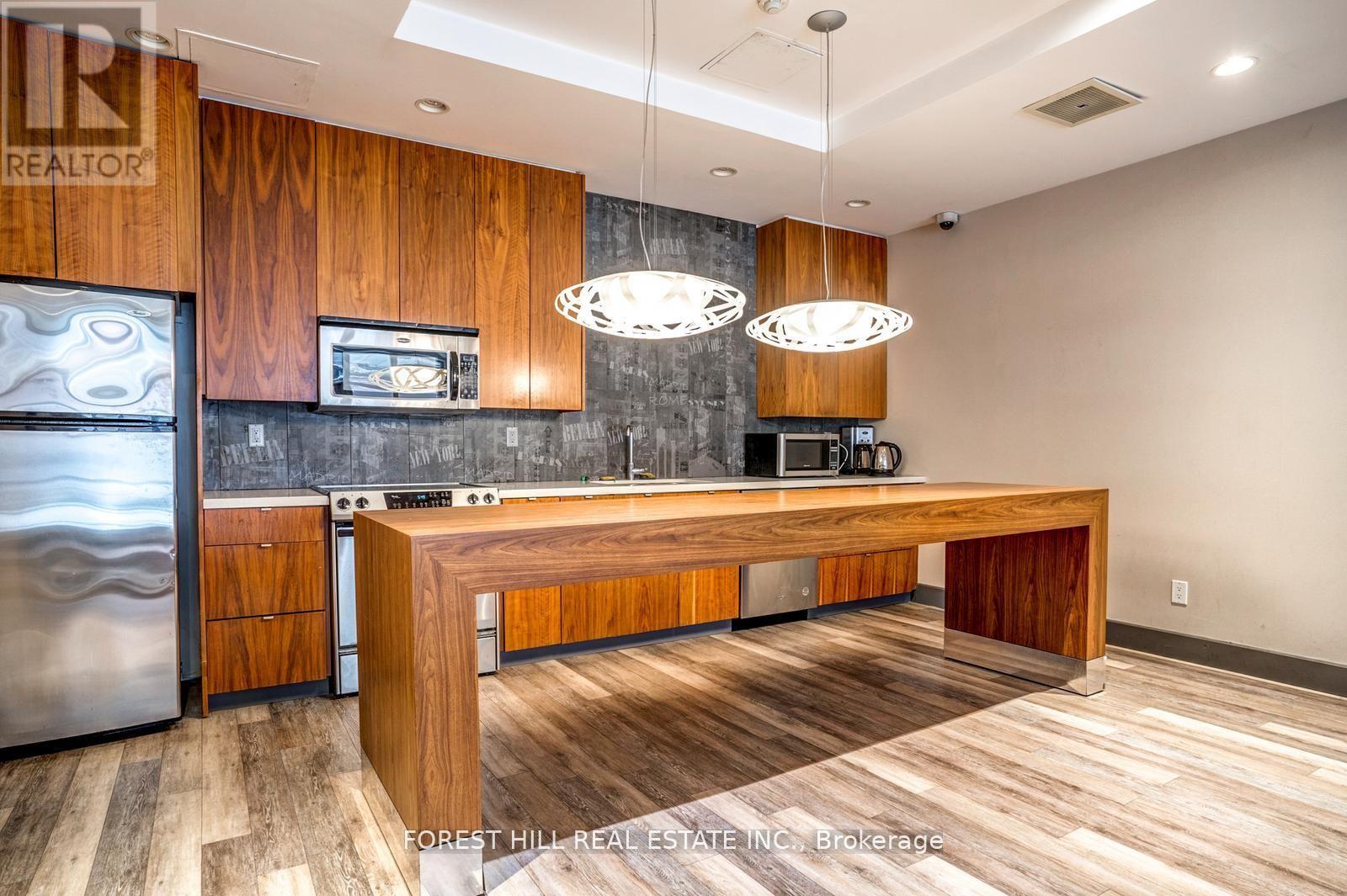 103 - 23 Brant Street, Toronto, Ontario  M5V 2L5 - Photo 13 - C12455379