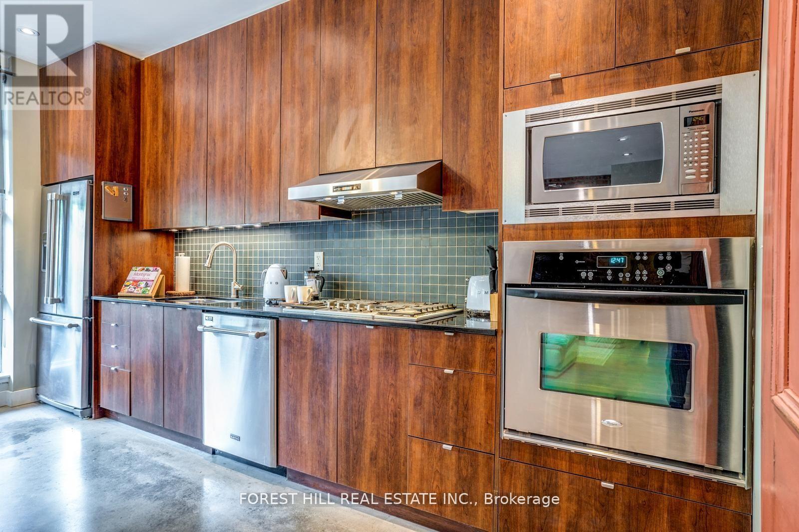 103 - 23 Brant Street, Toronto, Ontario  M5V 2L5 - Photo 4 - C12455379