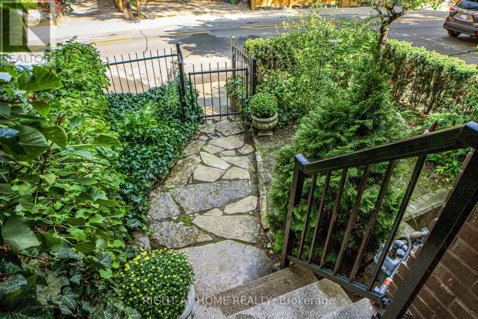 440 Sackville Street, Toronto, Ontario  M4X 1T2 - Photo 4 - C12455388