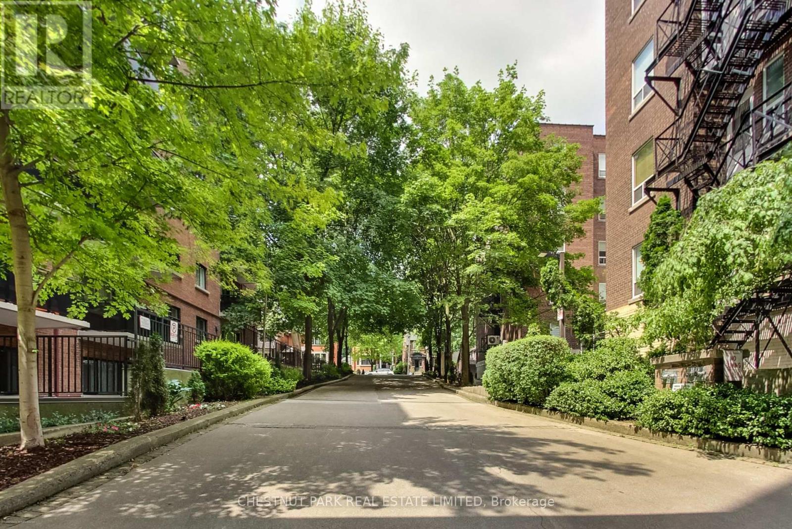 201 - 97 Lawton Boulevard, Toronto, Ontario  M4V 1Z6 - Photo 3 - C12455397