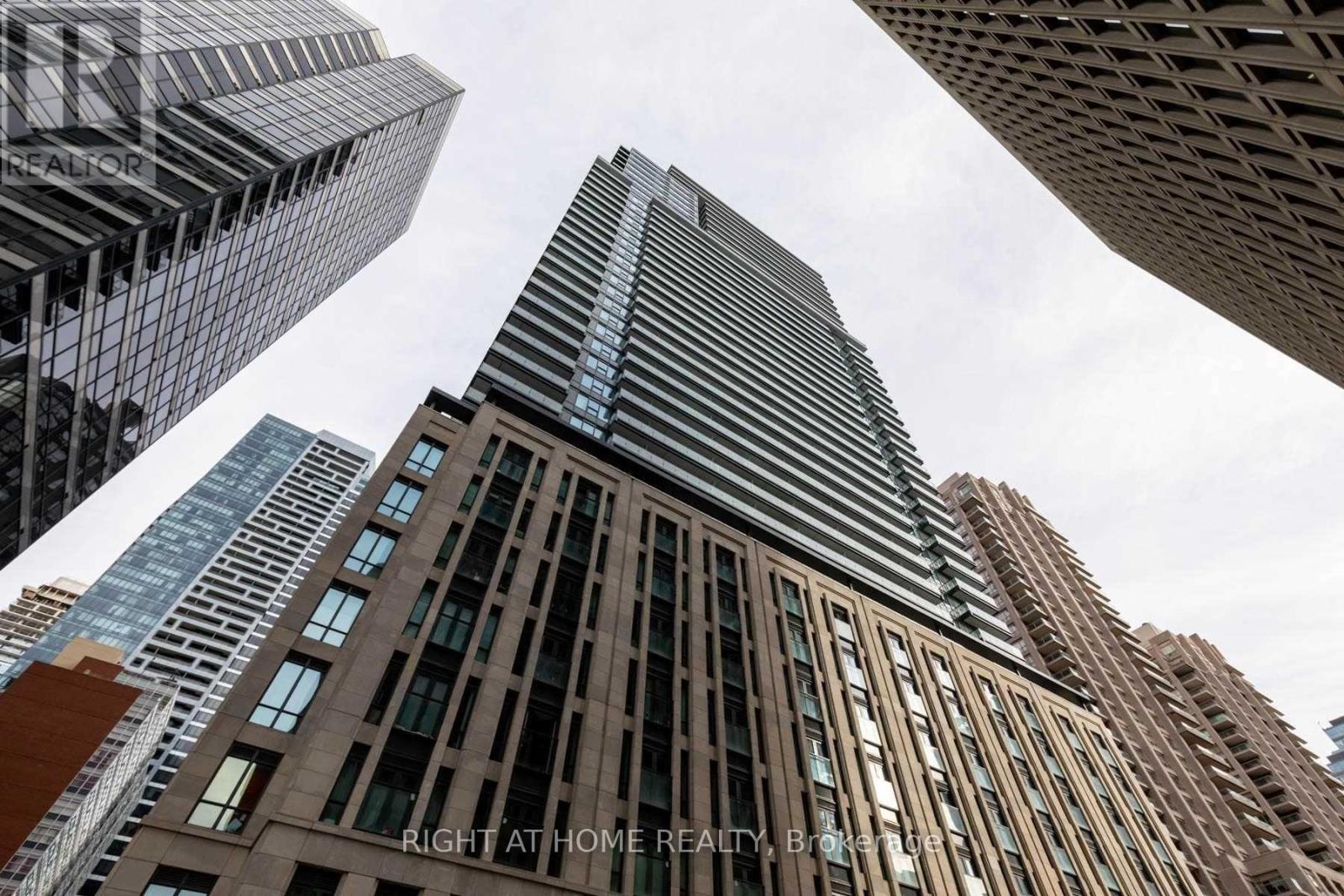 1518 - 955 BAY STREET, Toronto, Ontario