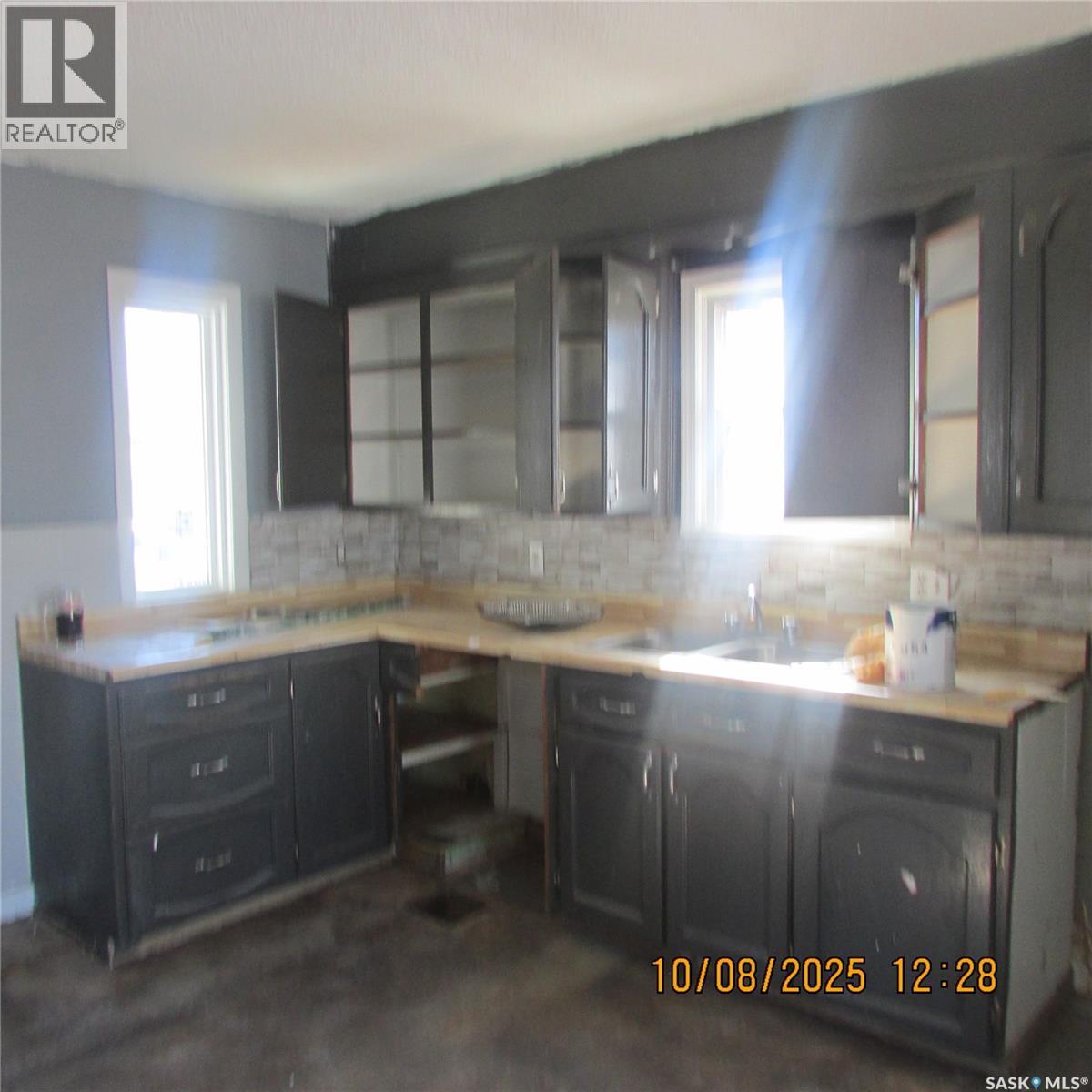 421 Mcintyre Street, Regina, Saskatchewan  S4R 2M2 - Photo 9 - SK020568