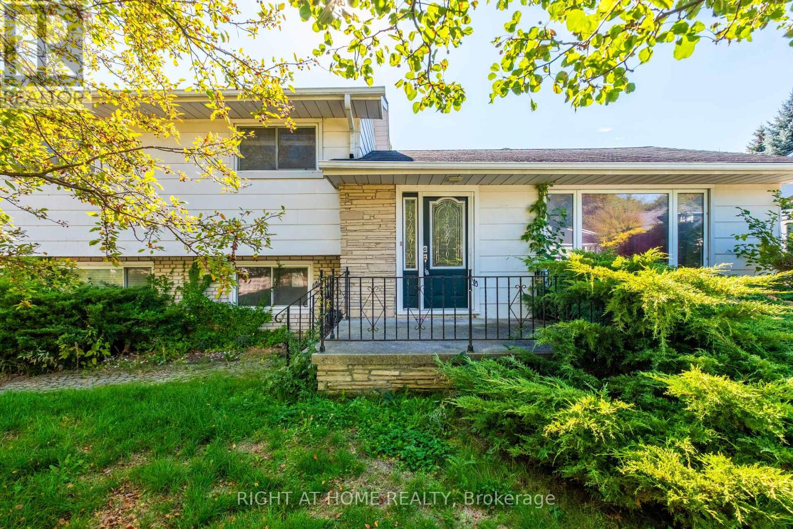 275 Miami Drive, Georgina, Ontario  L4P 2Z5 - Photo 2 - N12455382