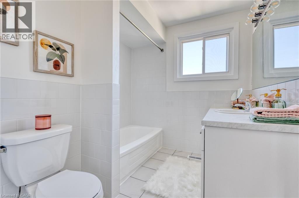 20 Anna Capri Drive Unit# 27, Hamilton, Ontario  L8W 1M6 - Photo 16 - 40778090