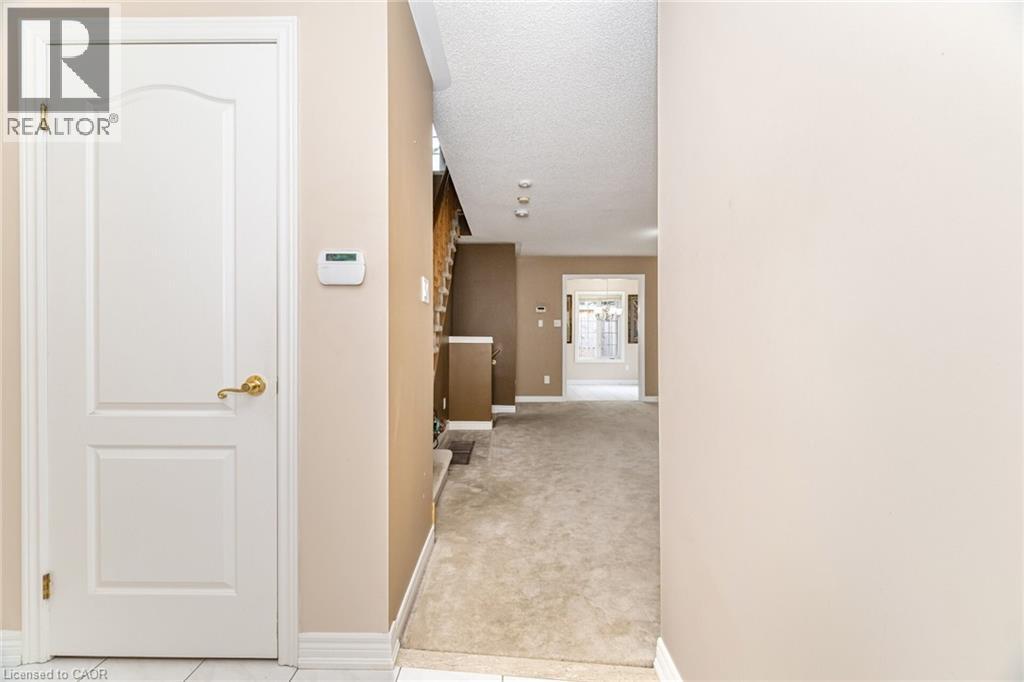 7064 Walworth Court, Mississauga, Ontario  L5N 7L4 - Photo 10 - 40778050