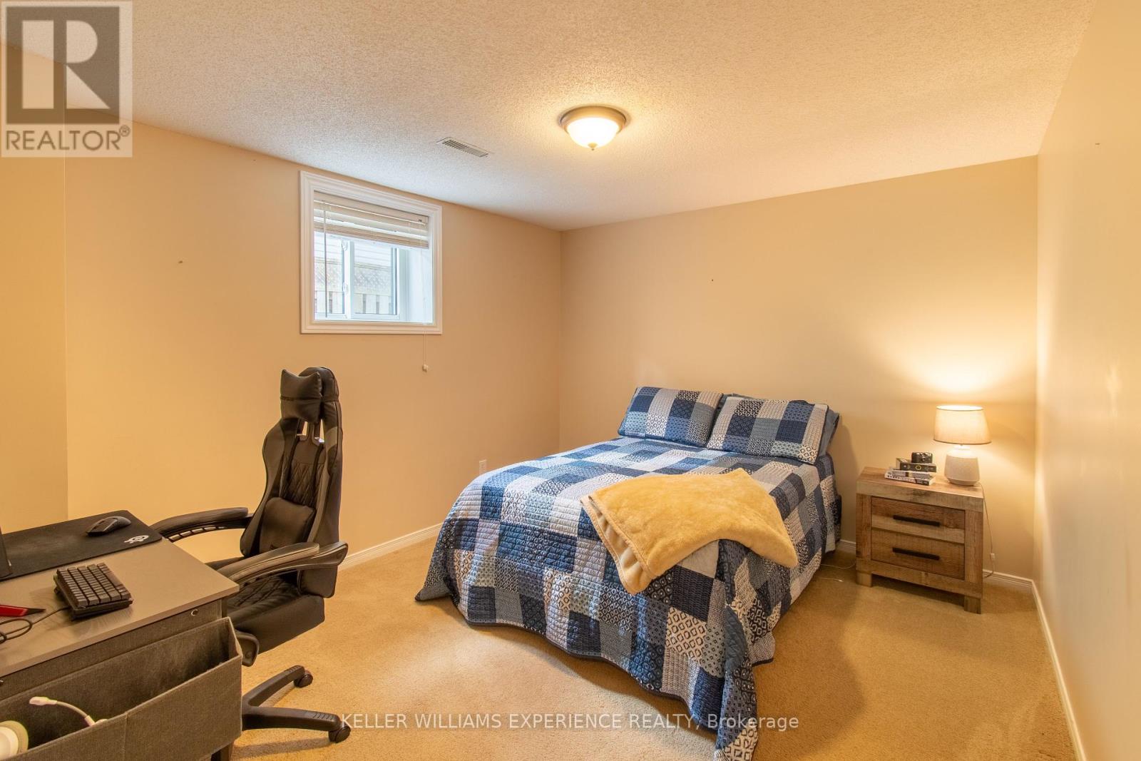 68 Dyer Drive, Wasaga Beach, Ontario  L9Z 1E4 - Photo 22 - S12455404