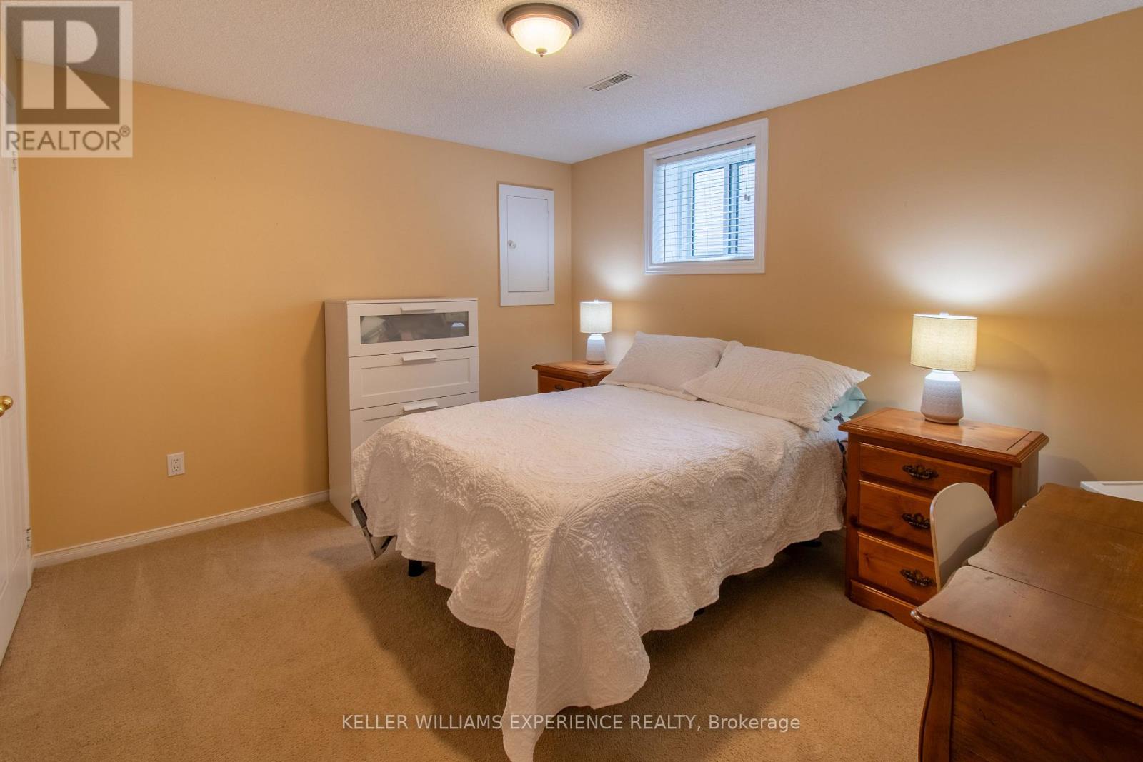68 Dyer Drive, Wasaga Beach, Ontario  L9Z 1E4 - Photo 23 - S12455404