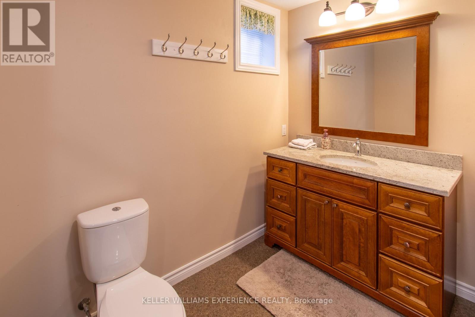 68 Dyer Drive, Wasaga Beach, Ontario  L9Z 1E4 - Photo 25 - S12455404
