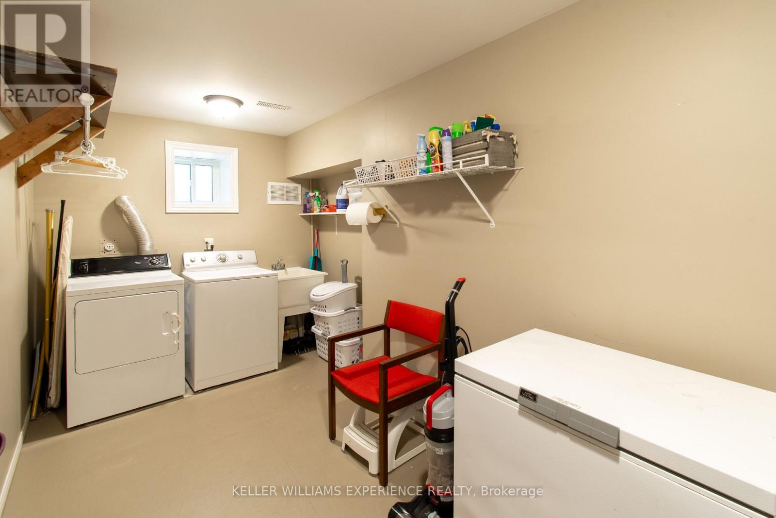 68 Dyer Drive, Wasaga Beach, Ontario  L9Z 1E4 - Photo 26 - S12455404