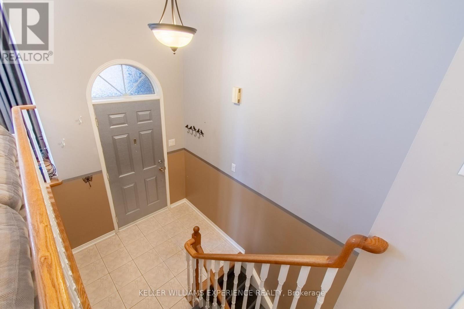 68 Dyer Drive, Wasaga Beach, Ontario  L9Z 1E4 - Photo 3 - S12455404