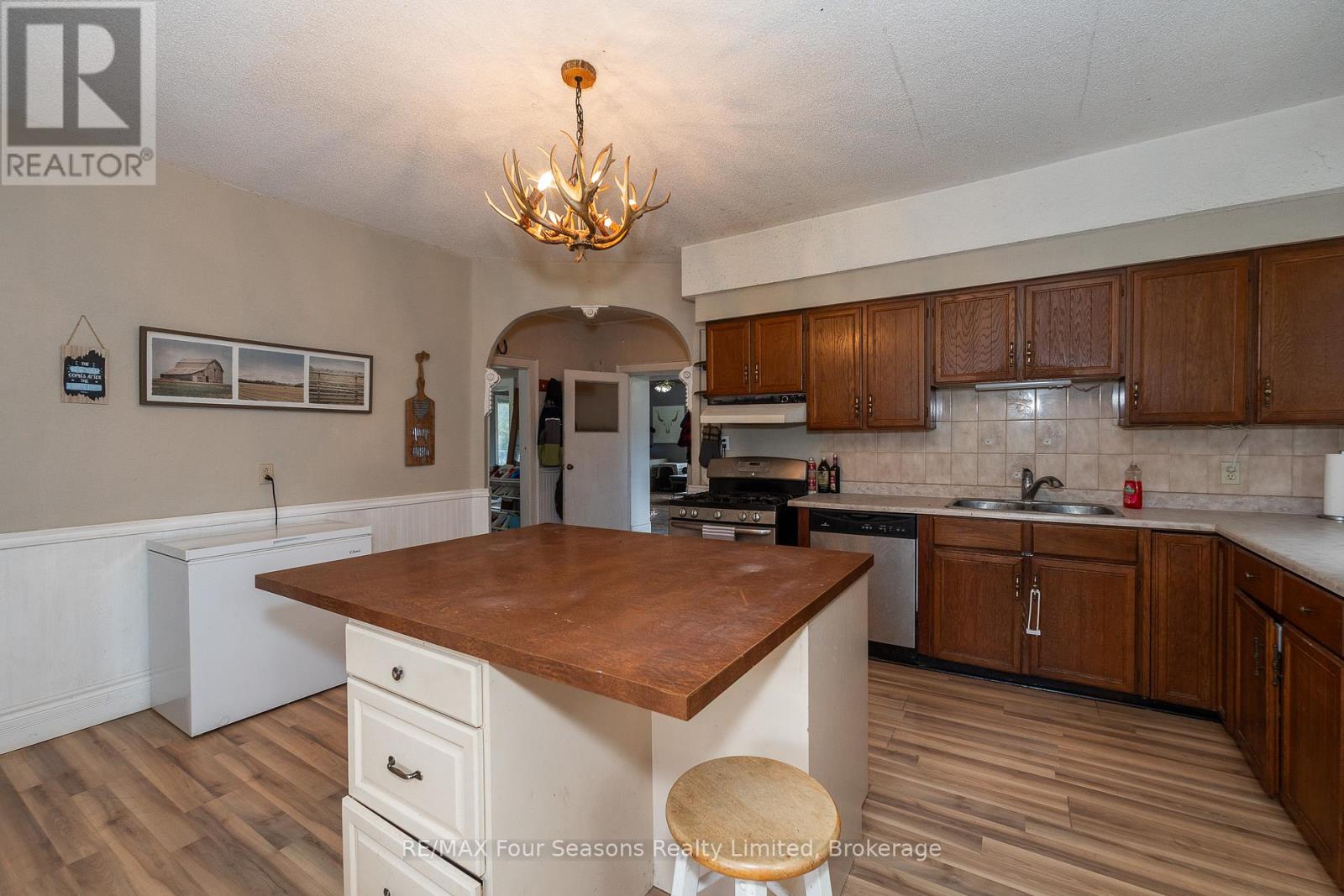 734316 West Back Line Road, Grey Highlands, Ontario  N0C 1E0 - Photo 10 - X12455416