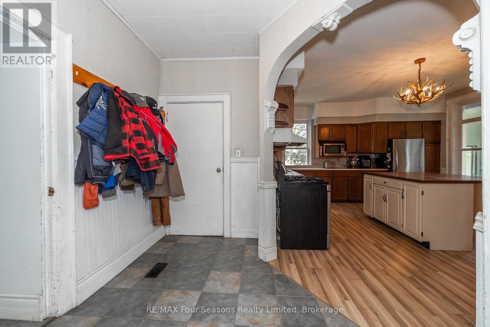 734316 West Back Line Road, Grey Highlands, Ontario  N0C 1E0 - Photo 12 - X12455416