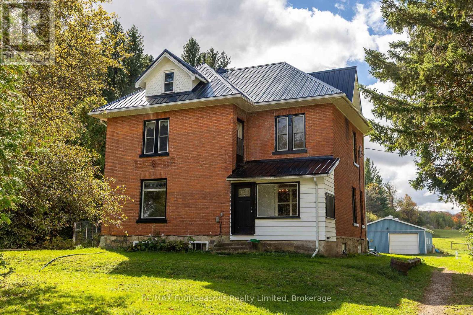 734316 West Back Line Road, Grey Highlands, Ontario  N0C 1E0 - Photo 2 - X12455416