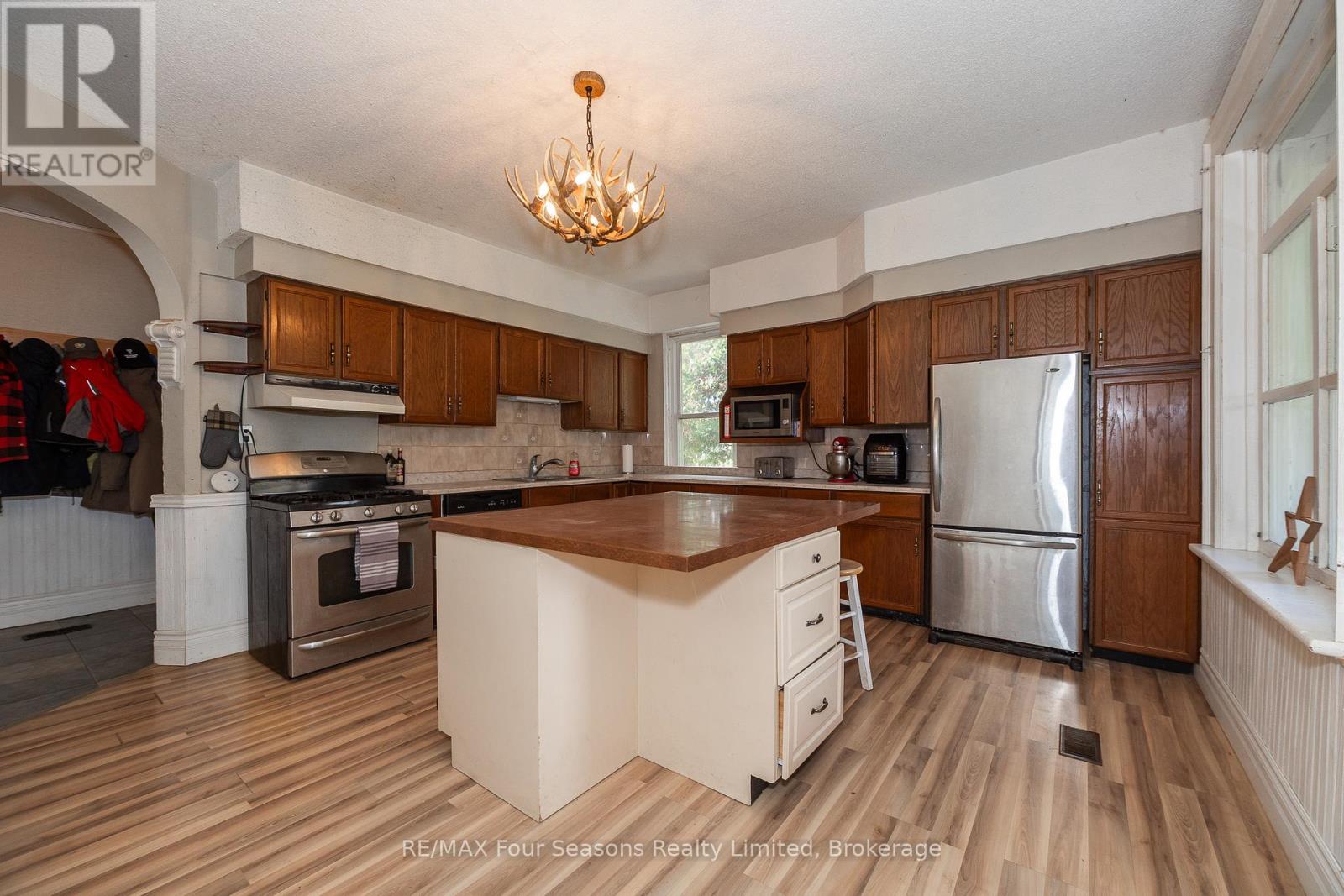 734316 West Back Line Road, Grey Highlands, Ontario  N0C 1E0 - Photo 8 - X12455416