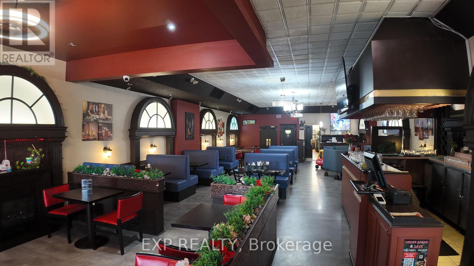 380 Lakeshore Road, Mississauga, Ontario  L5G 1H5 - Photo 5 - W12452616