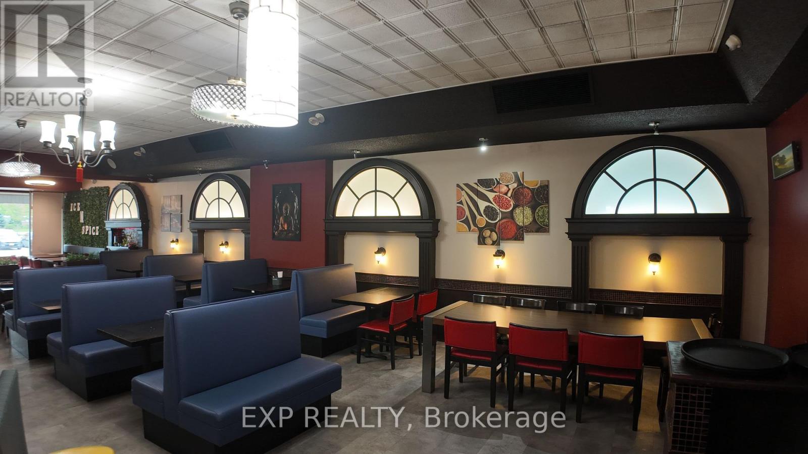 380 Lakeshore Road, Mississauga, Ontario  L5G 1H5 - Photo 6 - W12452616