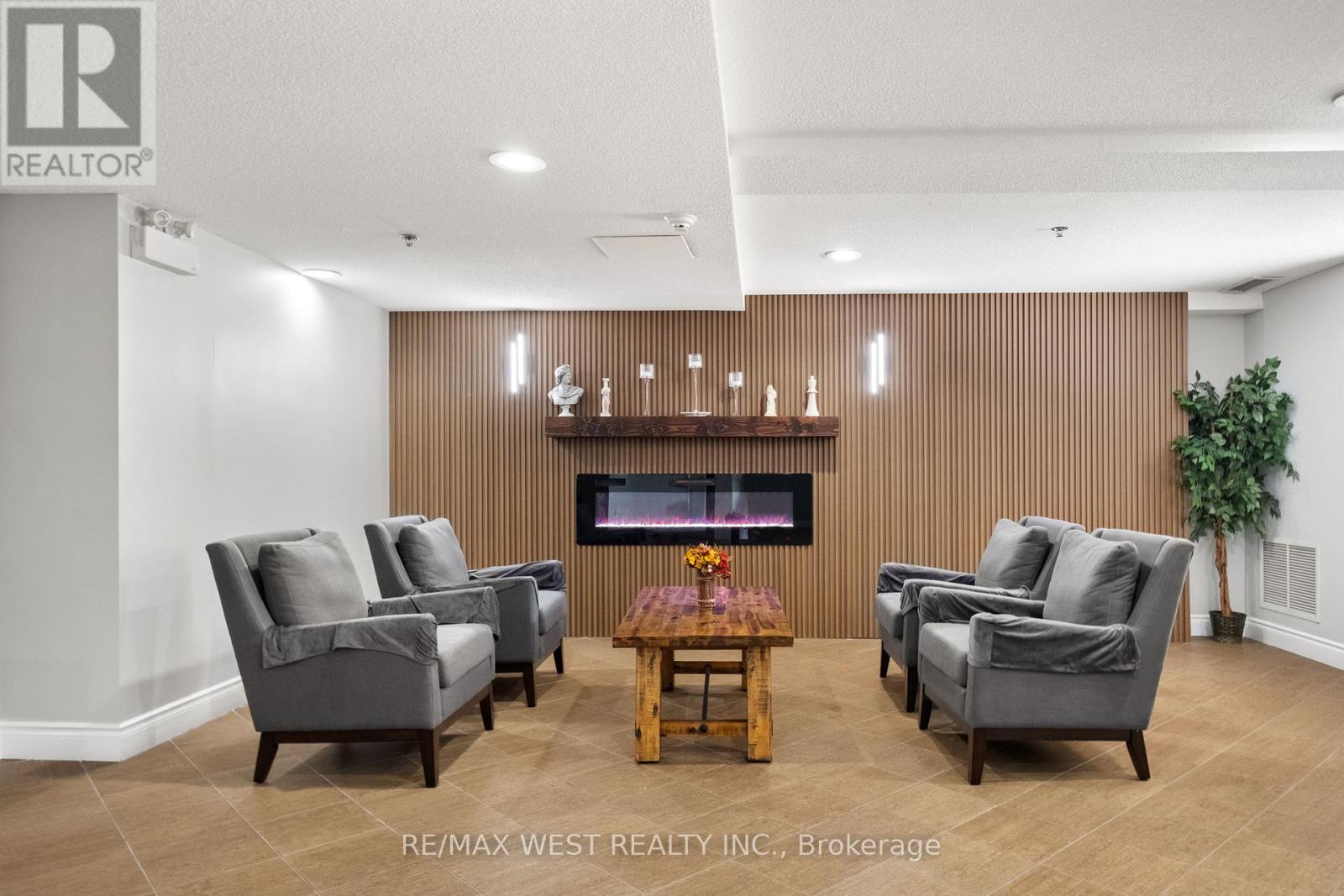 3208 - 4 Dayspring Circle, Brampton, Ontario  L6P 2Z5 - Photo 2 - W12455391