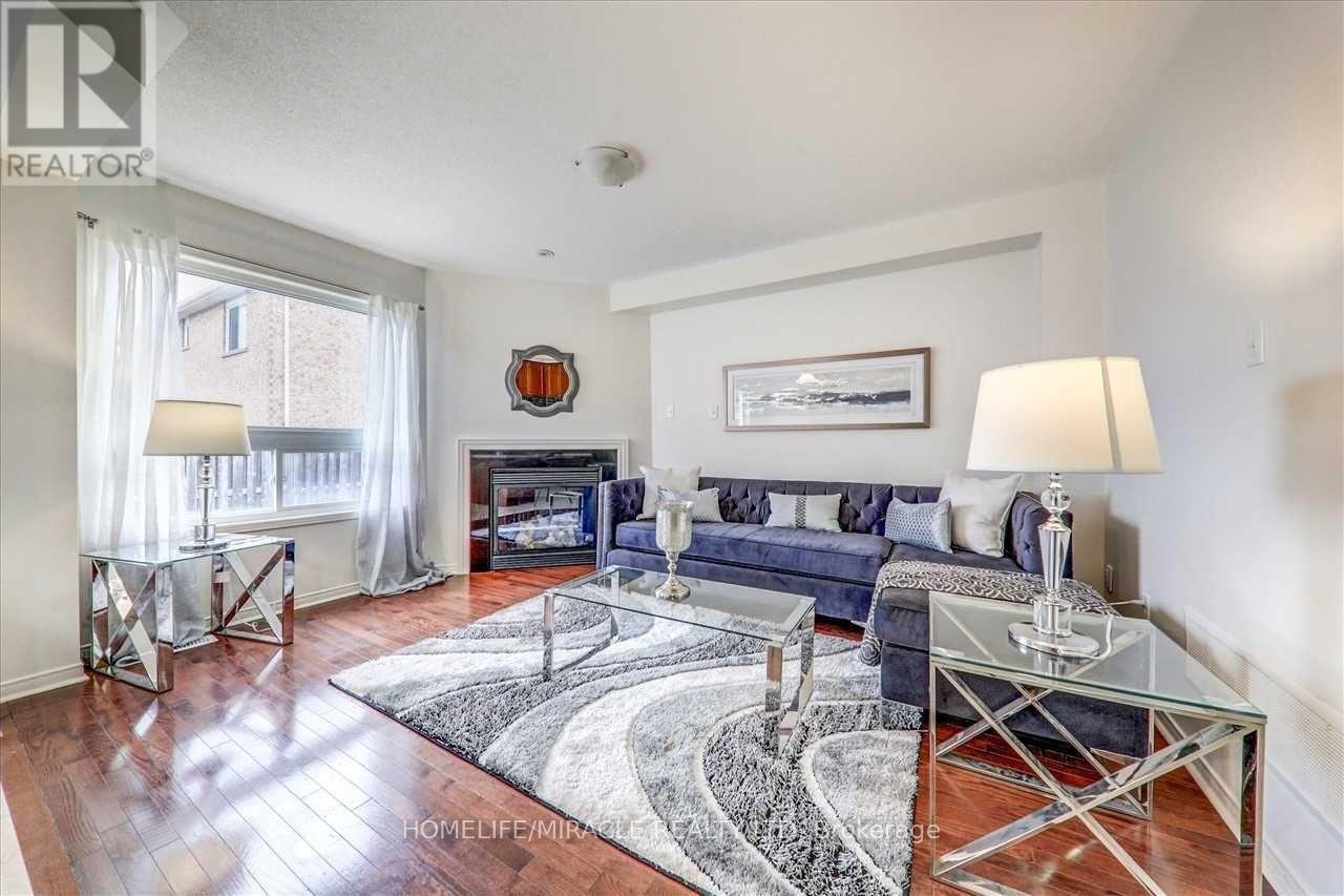 11 Bushmill Circle, Brampton, Ontario  L7A 0K7 - Photo 2 - W12455400