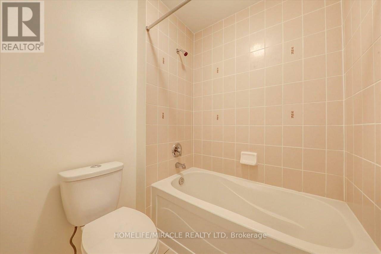 11 Bushmill Circle, Brampton, Ontario  L7A 0K7 - Photo 20 - W12455400