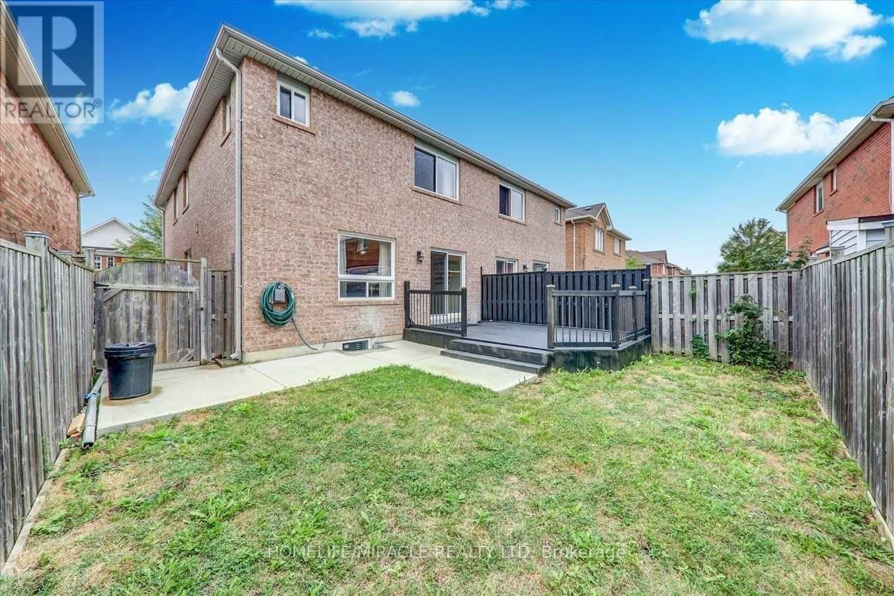 11 Bushmill Circle, Brampton, Ontario  L7A 0K7 - Photo 22 - W12455400