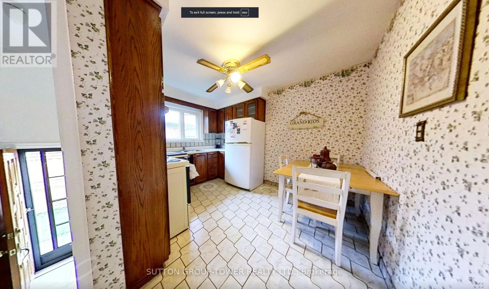 121 Denbigh Crescent, Toronto, Ontario  M3M 2T4 - Photo 13 - W12455402